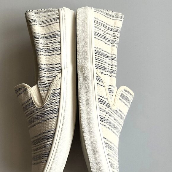 NEW STRIPED SLIP ON SNEAKERS - Picture 8 of 11